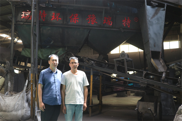 河南瑞特環(huán)?；卦L衛(wèi)輝地區(qū)有機(jī)肥生產(chǎn)線設(shè)備用戶